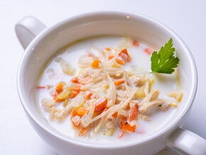 Sopa de Vegetales y Fideos con NUTRIADVANCE®