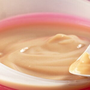 Crema de trigo y frutas con NESTUM® Trigo Miel