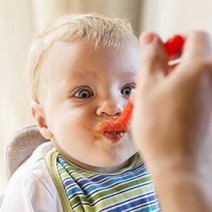 Los siguientes pasos en los alimentos sólidos para tu bebé Los siguientes pasos en los alimentos sólidos para tu bebé