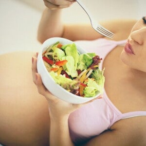 ¡Comer saludable tiene muchos beneficios durante el embarazo! ¡Comer saludable tiene muchos beneficios durante el embarazo!