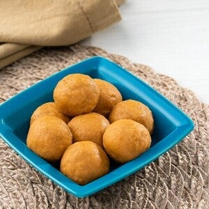 Bolitas de garbanzo y NAN® OPTIPRO® 3