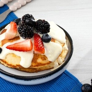 Pancakes con frosting de limón y NAN® OPTIPRO® 3