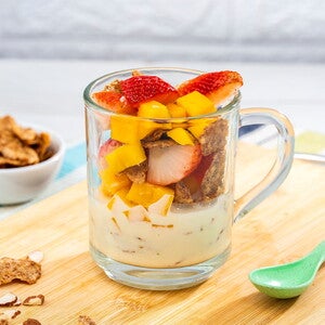 Parfait de frutas, cereal y NAN® OPTIPRO® 3