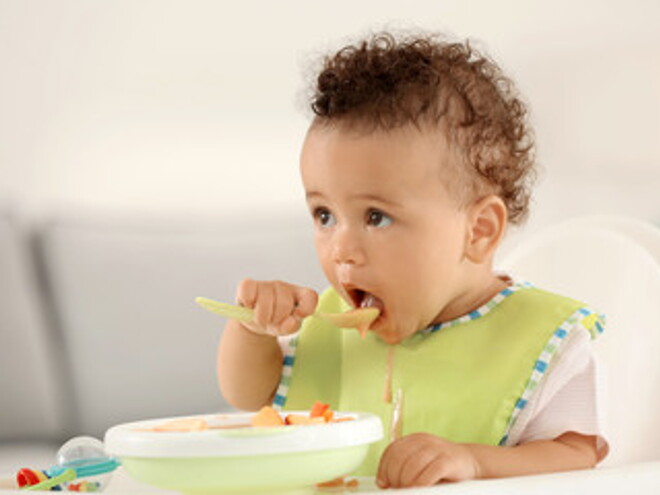 bebe comiendo bebe comiendo