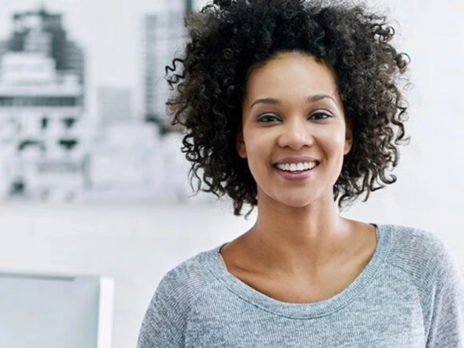 Ovulación en la mujer Mujer sonriendo, ovulación en la mujer