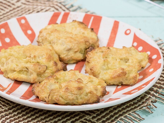 Galletas de avena y pera con NESTUM® TRIGO MIEL Galletas de avena y pera con NESTUM® TRIGO MIEL