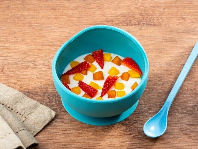 Prepara un delicioso postre con NAN® OPTIPRO® 3 y las frutas favoritas de tu hijo