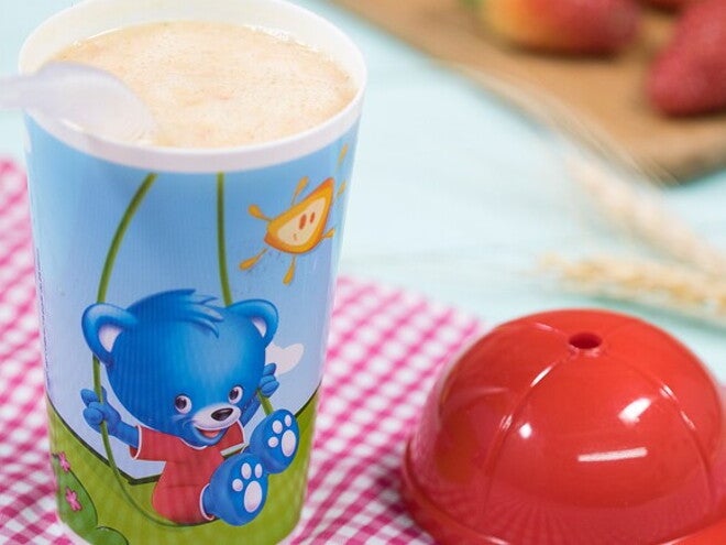 Batido de papaya y fresa con NESTUM® CERELAC®