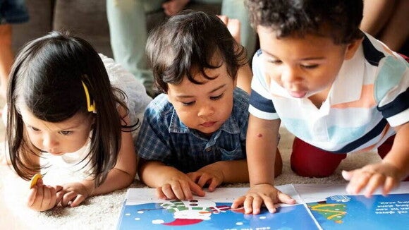 niños leyendo y mejorando sus habilidades niños leyendo y mejorando sus habilidades