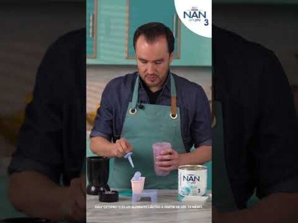 Preparación Paletas de frutos Rojos con NAN® OPTIPRO® 3